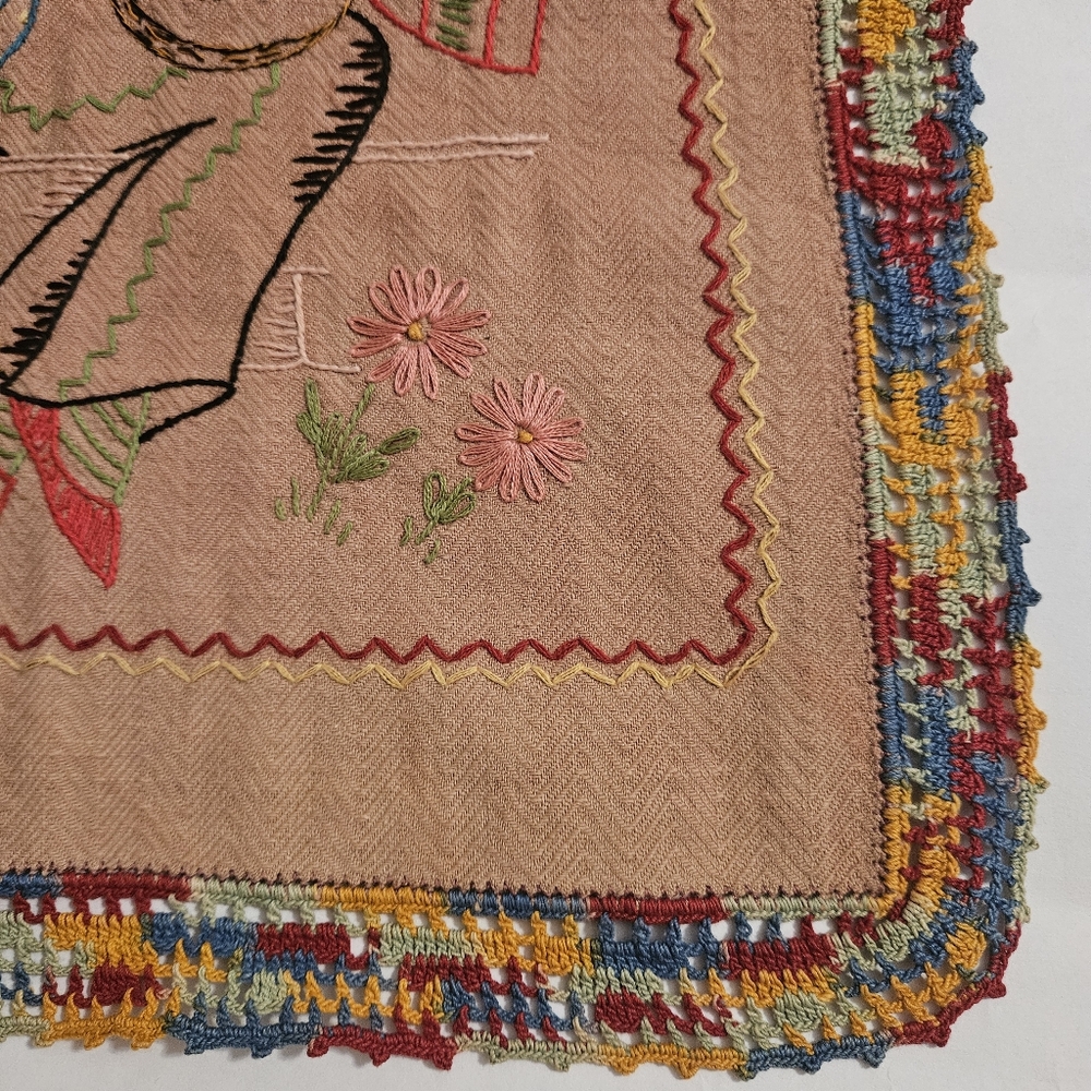 Table Runner Vintage 1950's 33" × 13" - Picture 5 of 10